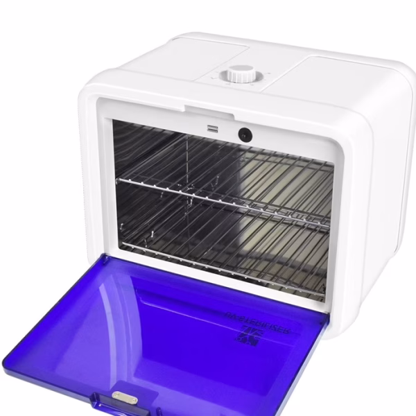 UV sterilisator Om uw kwetsbare instrumenten mee te desinfecteren.