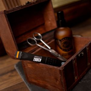Gbs Absolute Touch Stijltang ABSOLUTE TOUCH is een extra kleine stijltang, perfect voor het geven van de finishing touch aan baarden, snorren, bakkebaarden en lokken, met als resultaat een super trendy en stijlvolle afwerking!